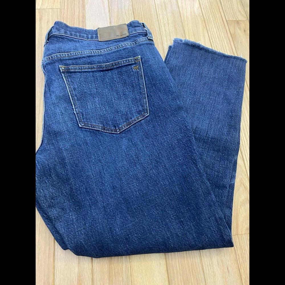 Madewell Women's The High-Rise Slim Boyjean in Medium Wash Size 28 Raw Hem